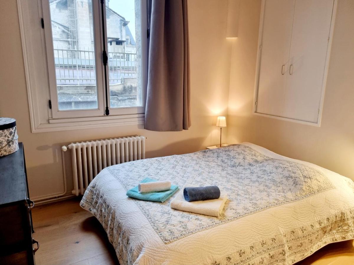 Face A L'Hotel De Ville Grand Et Lumineux Appartement Angouleme Exterior photo